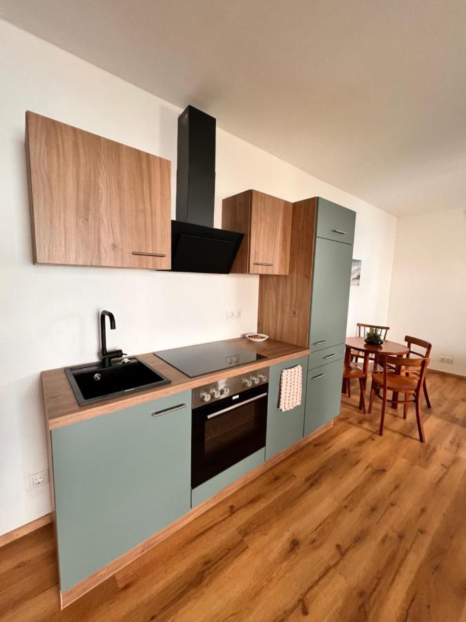 Perfekte Lage! Ganze Wohnung Burgblick Residenz Sankt Veit an der Glan Exterior foto
