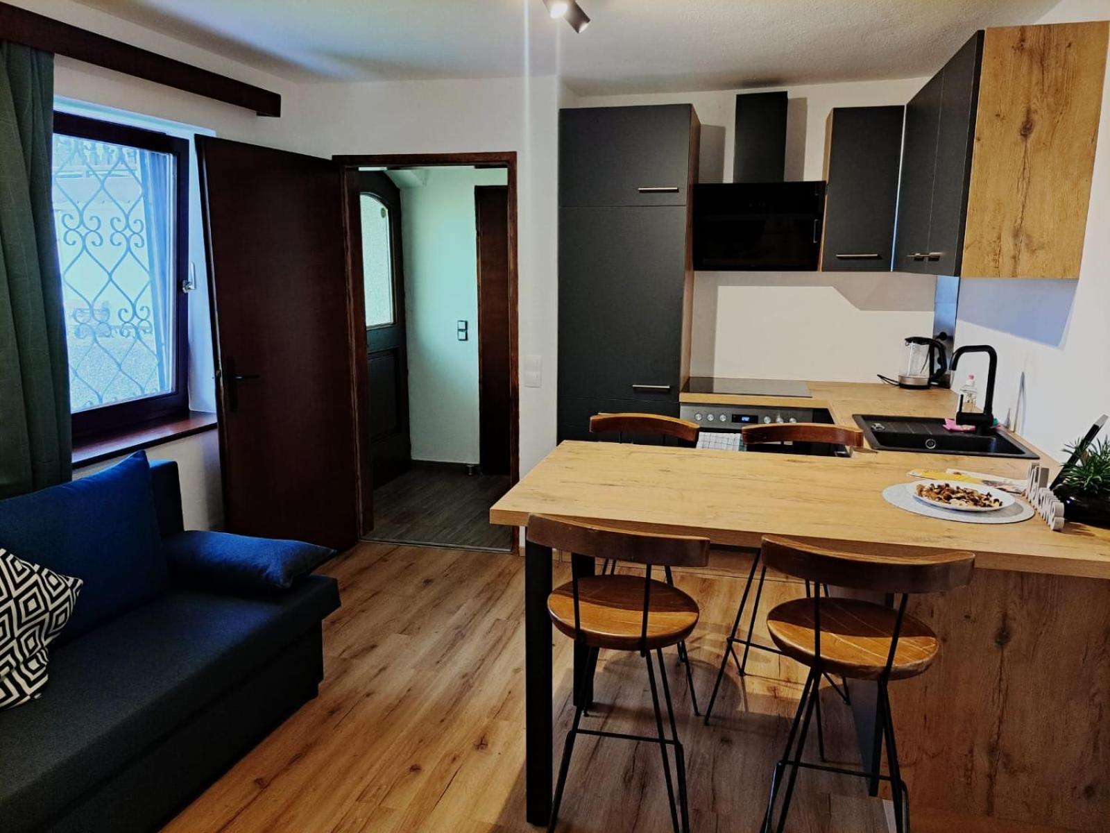 Perfekte Lage! Ganze Wohnung Burgblick Residenz Sankt Veit an der Glan Exterior foto